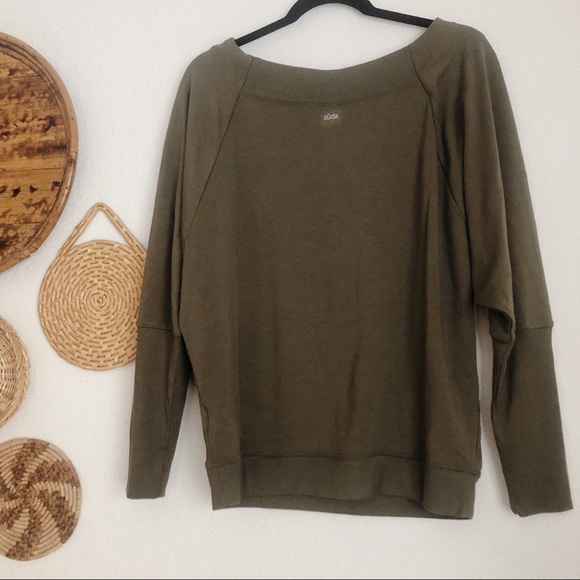 🚚 MOVING SALE! 🚚 Slouchy olive green yoga top - Picture 2 of 3